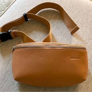 MONOS Metro Sling NWT